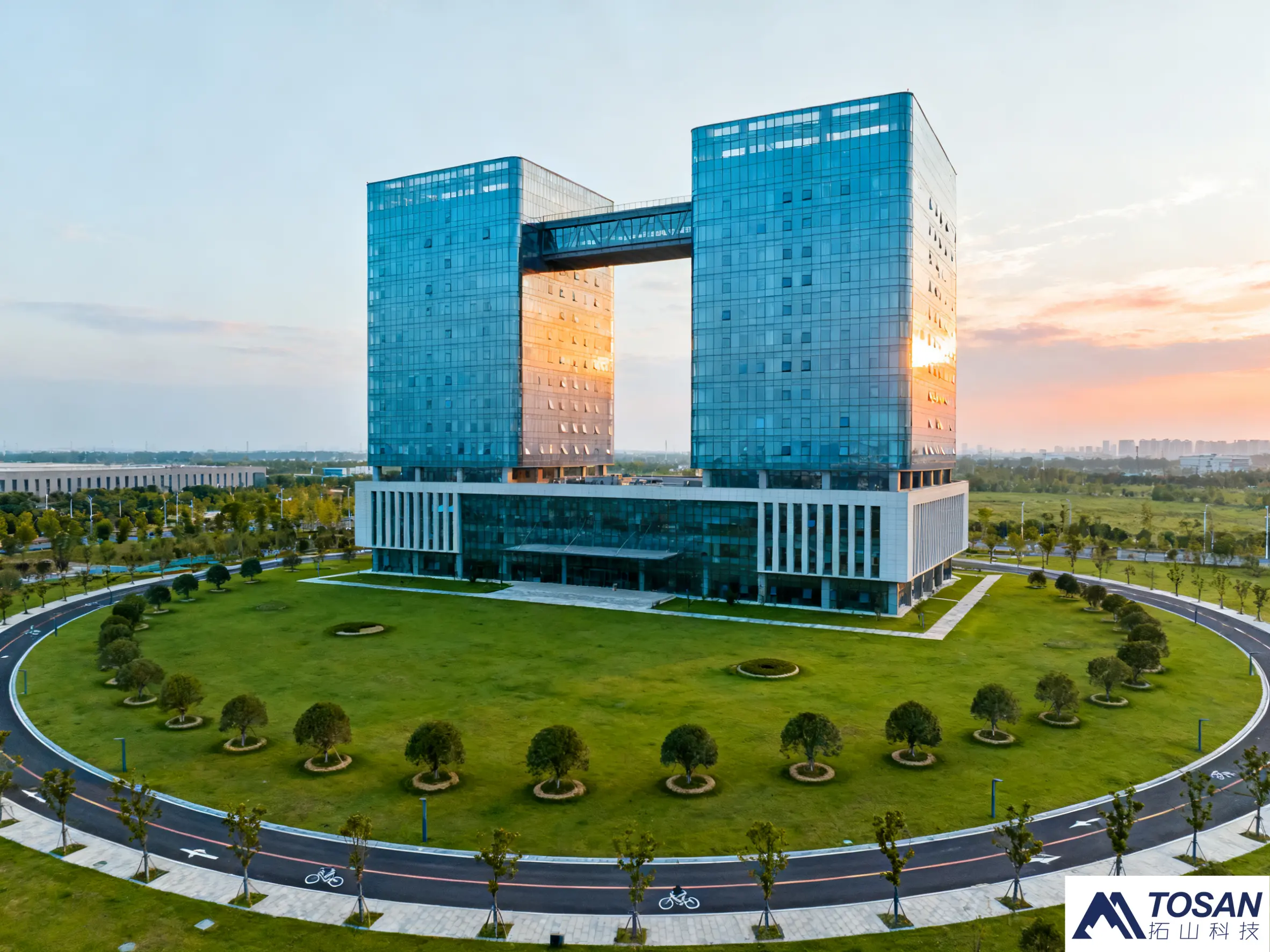 物联网赋能智慧城市：实时数据驱动下的基础设施升级实践